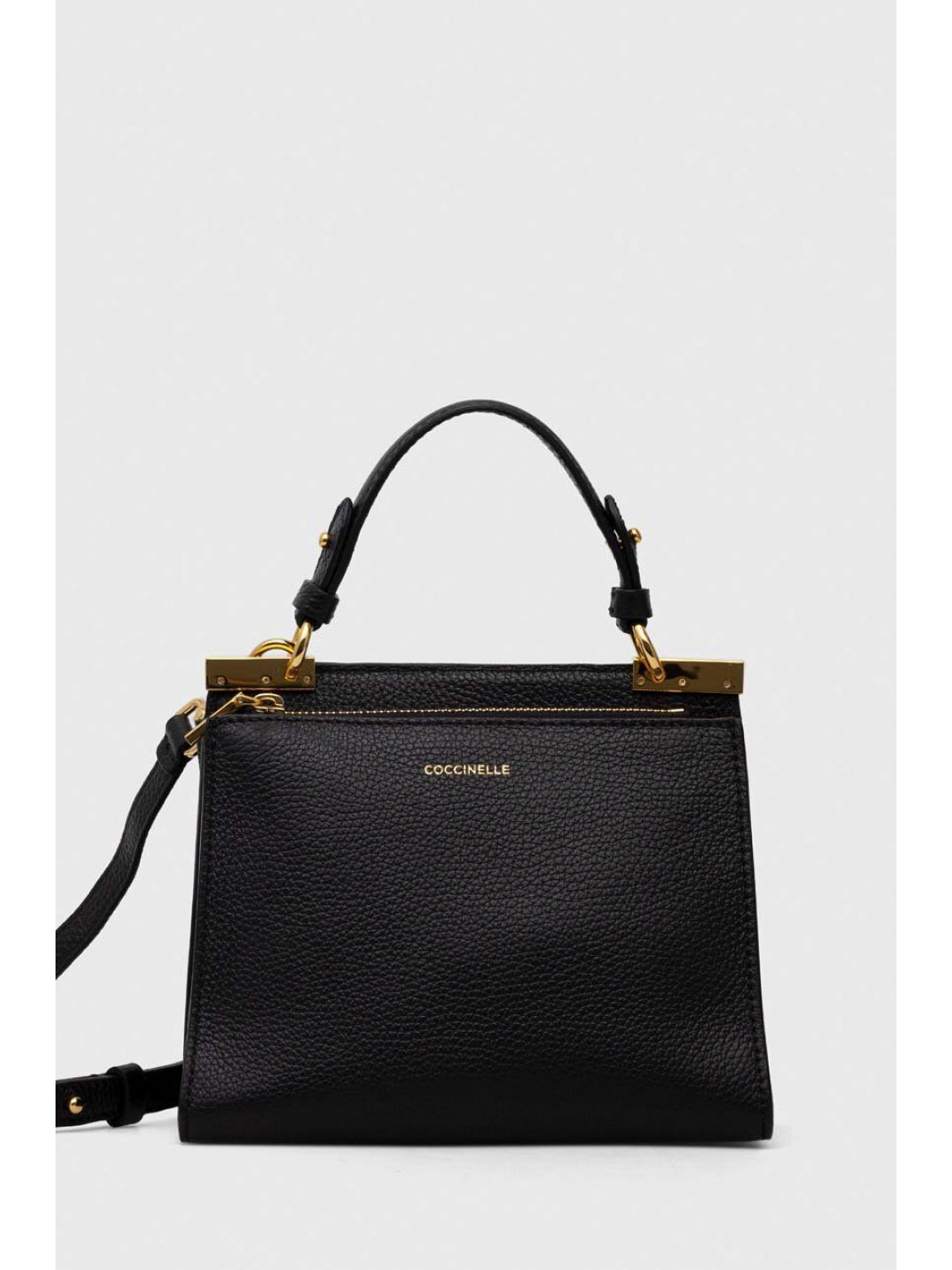 Kožená kabelka Coccinelle černá barva